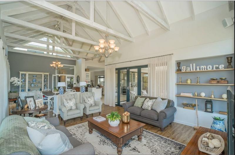 4 Bedroom Property for Sale in Lake Michelle Western Cape